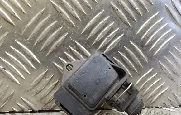 Volkswagen PASSAT B4 Air pressure sensor 0261230008
