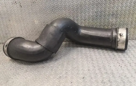 Mercedes-Benz C W203 Intercooler hose/pipe 2035281782