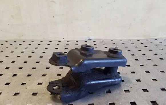 Nissan Qashqai Gearbox mounting bracket