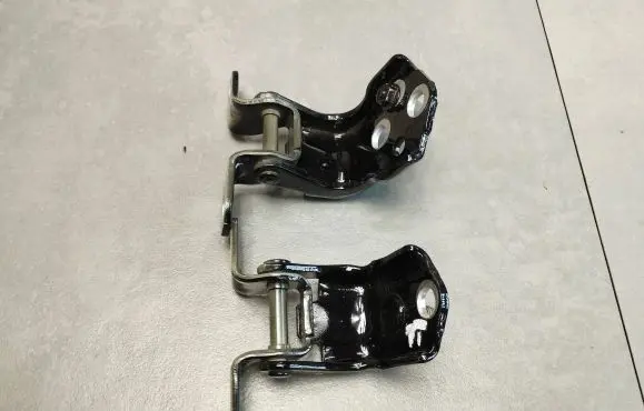 Rear door hinge set