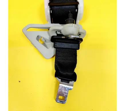 Nissan Qashqai Third row seat belt 045822