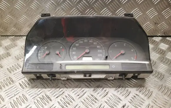 Volvo S70 V70 V70 XC Speedometer (instrument cluster) 9472523
