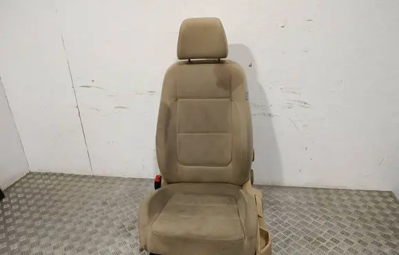 Volkswagen Golf Plus Front driver seat 