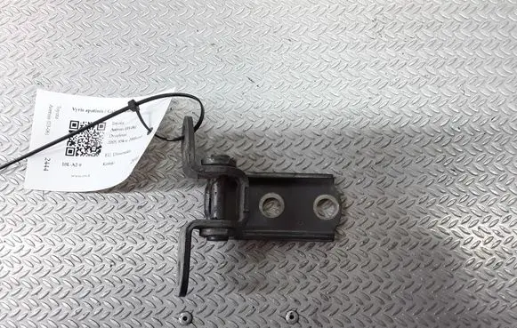 Toyota Avensis T250 Rear door lower hinge
