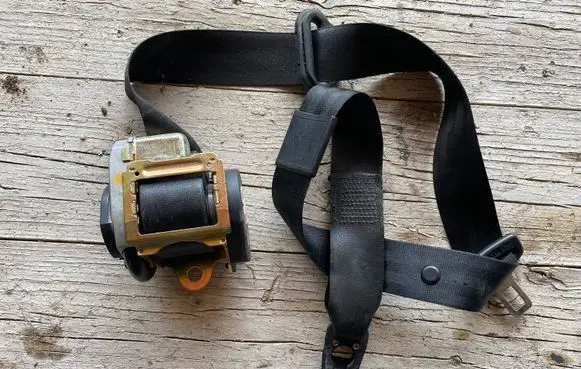 Audi A8 S8 D3 4E Front seatbelt 601782700 008R000