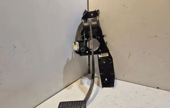 Ford S-MAX Brake pedal 7G9N2D094LA