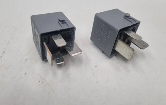 Mercedes-Benz E W212 Other relay A0025422619 0025422619 V23134J52X361