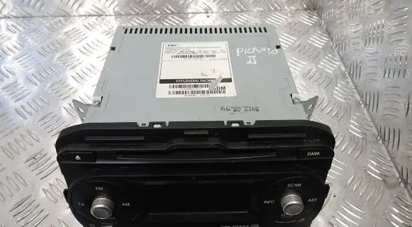 KIA Picanto Radio/CD/DVD/GPS head unit 961701Y201