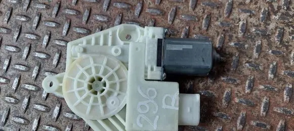 BMW 5 G30 G31 Front door window regulator motor 7455081