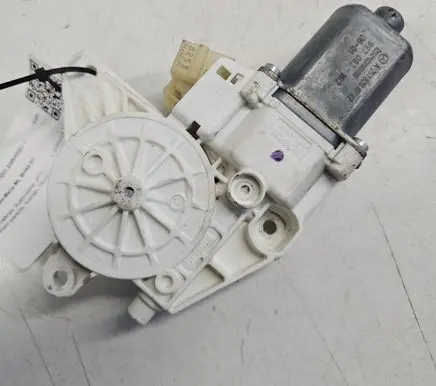 Mercedes-Benz ML W164 Front door window regulator motor A2518200742
