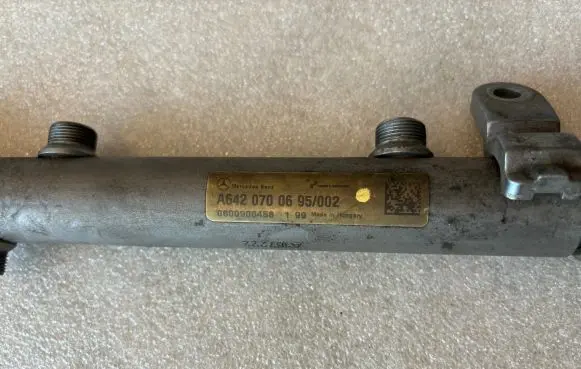 Mercedes-Benz ML W164 Fuel main line pipe A6420700695 0600900458 6420700695