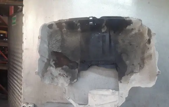Volkswagen Transporter - Caravelle T4 Engine splash shield/under tray 