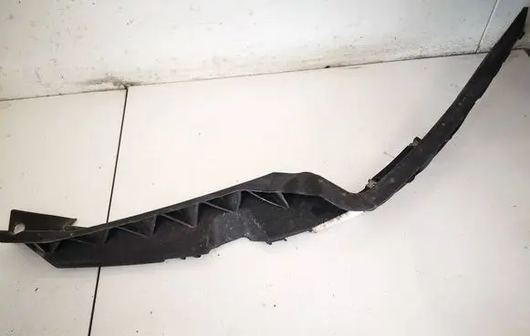 Front bumper mounting bracket