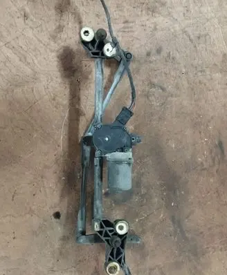 Chrysler Voyager Front wiper linkage and motor 24002763