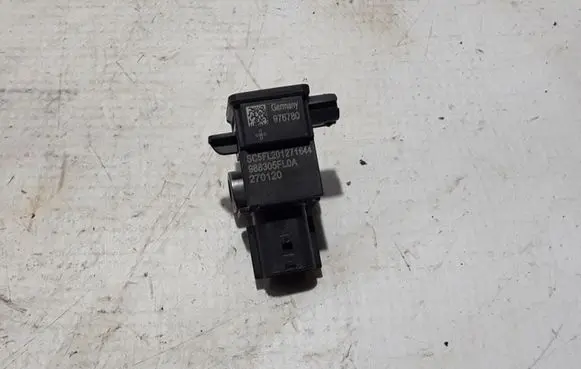Renault Clio V Airbag deployment crash/impact sensor 988305FL0A