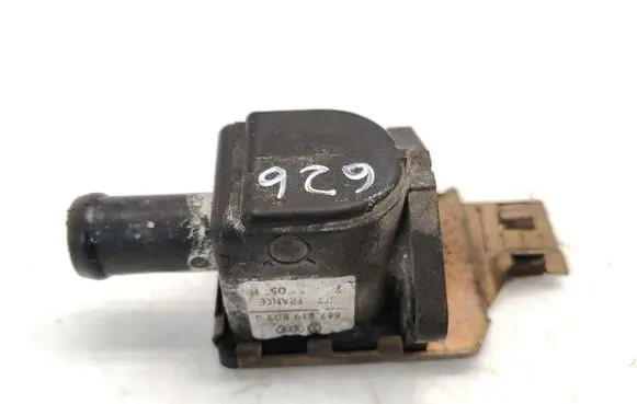 Volkswagen Polo II 86C 2F Coolant heater control valve 867819809B 867819809