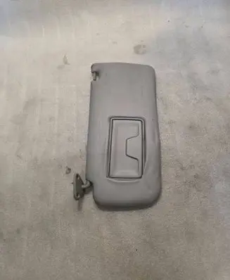 Mitsubishi Pajero Sun visor