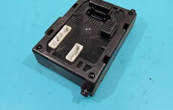Renault Modus Central body control module 8200528486 IMPRK1384075