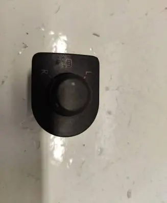 Wing mirror switch