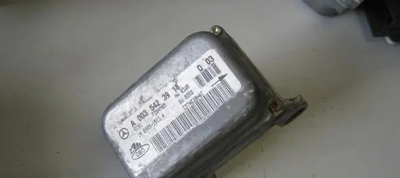 Mercedes-Benz C W203 ESP acceleration yaw rate sensor A0035423918