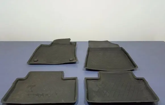 Renault Clio V Front floor carpet liner 8201719370