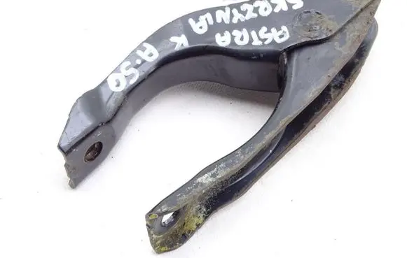 Mitsubishi Pajero Gearbox mounting bracket 13364120