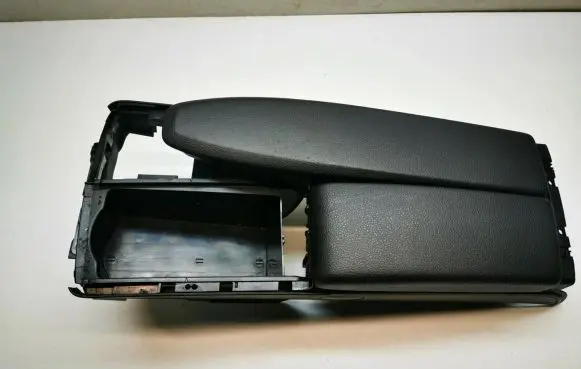 Mercedes-Benz C W204 Armrest A2046801339