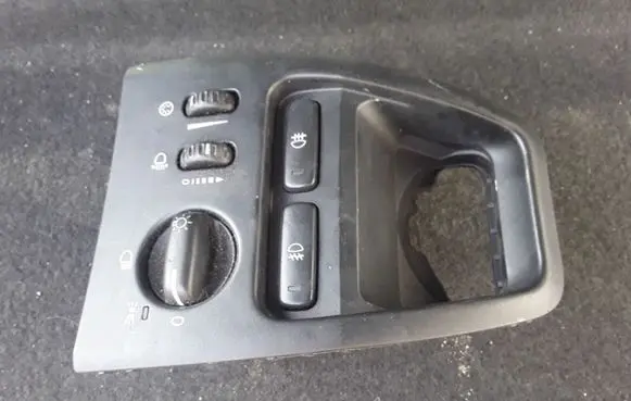 Volvo XC90 Light switch 30739304
