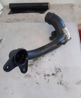 Renault Master III Engine coolant pipe/hose 165763705r