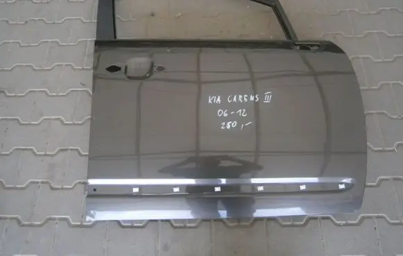 KIA Carens III Front door