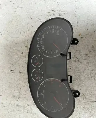 Audi A3 S3 A3 Sportback 8P Speedometer (instrument cluster) 8p0920930k