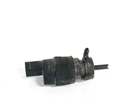 Volkswagen PASSAT B6 Windscreen/windshield washer pump 1J5955651