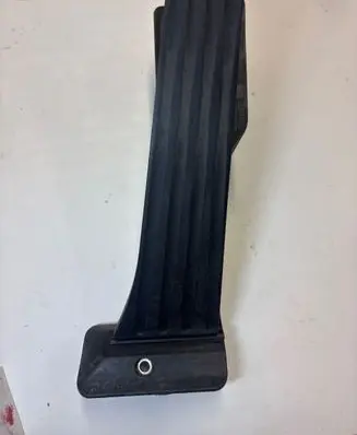 BMW 1 E82 E88 Accelerator throttle pedal 74766500