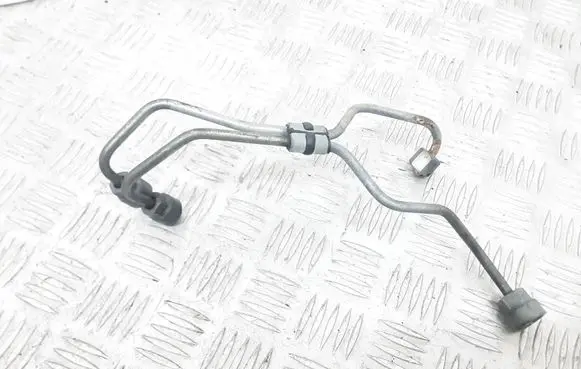 Volvo S60 Fuel injector supply line/pipe 