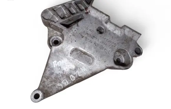 Volkswagen PASSAT B6 Engine mounting bracket 03G199207G