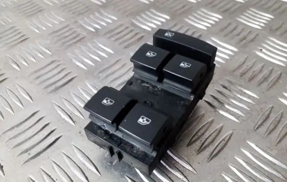 Opel Mokka Electric window control switch 13305009