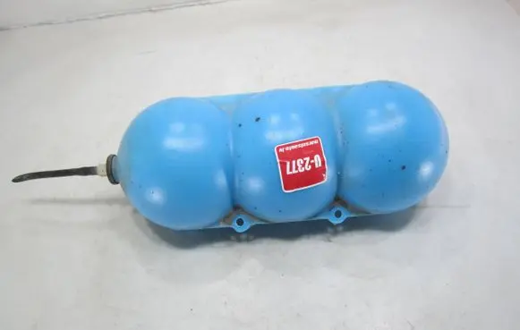 Vacuum air tank