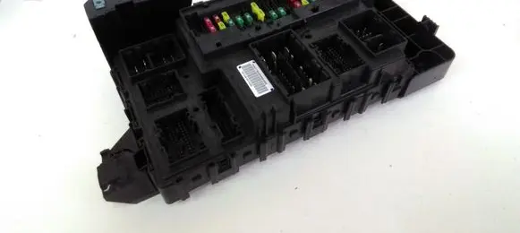 Ford Mustang VI Fuse module GR3T15604