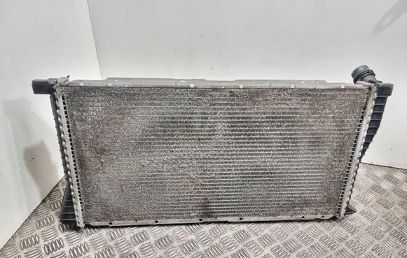 BMW 5 E39 Coolant radiator 7787907 22473459 23193