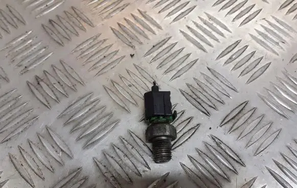 Ford Focus Fuel pressure regulator BRAK