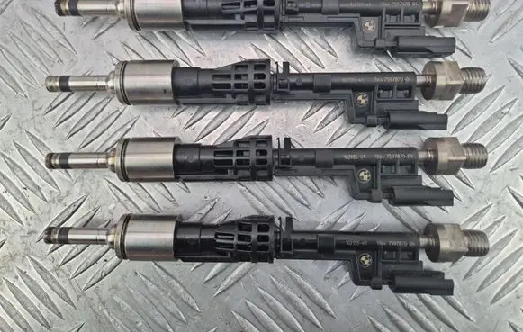 BMW X3 F25 Fuel injectors set 7597870