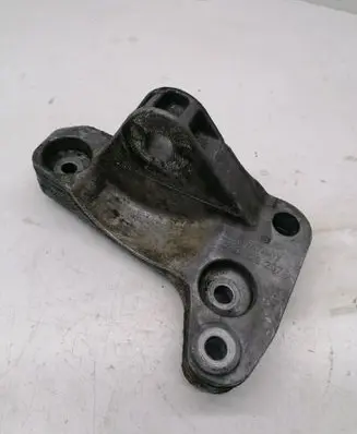 Volkswagen Transporter - Caravelle T5 Engine mounting bracket 7H0199207B
