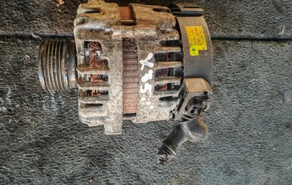 Hyundai ix35 Generator/alternator 373002A850