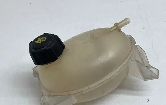 Renault Captur Coolant expansion tank/reservoir 217107259R