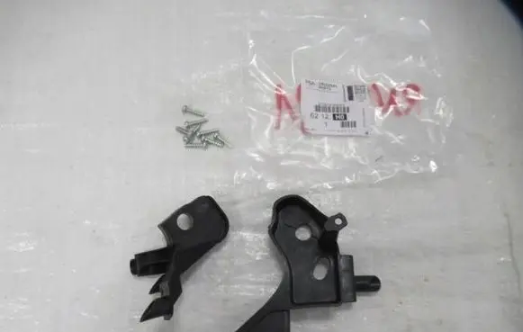 Headlight/headlamp mounting bracket