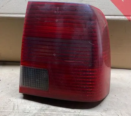 Volkswagen PASSAT B5 Rear/tail lights 3B5945257