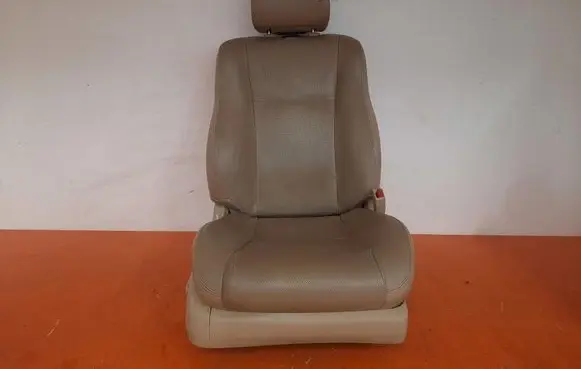 Toyota Avensis Verso Front passenger seat 