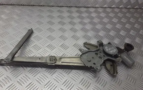 Suzuki Swift I Front door window regulator with motor
