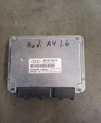Audi A4 S4 B5 8D Engine control unit/module 3B0907557B 5WP433304