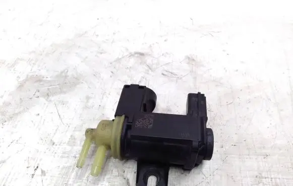 Audi A6 S6 C5 4B Turbo solenoid valve 8K0906627